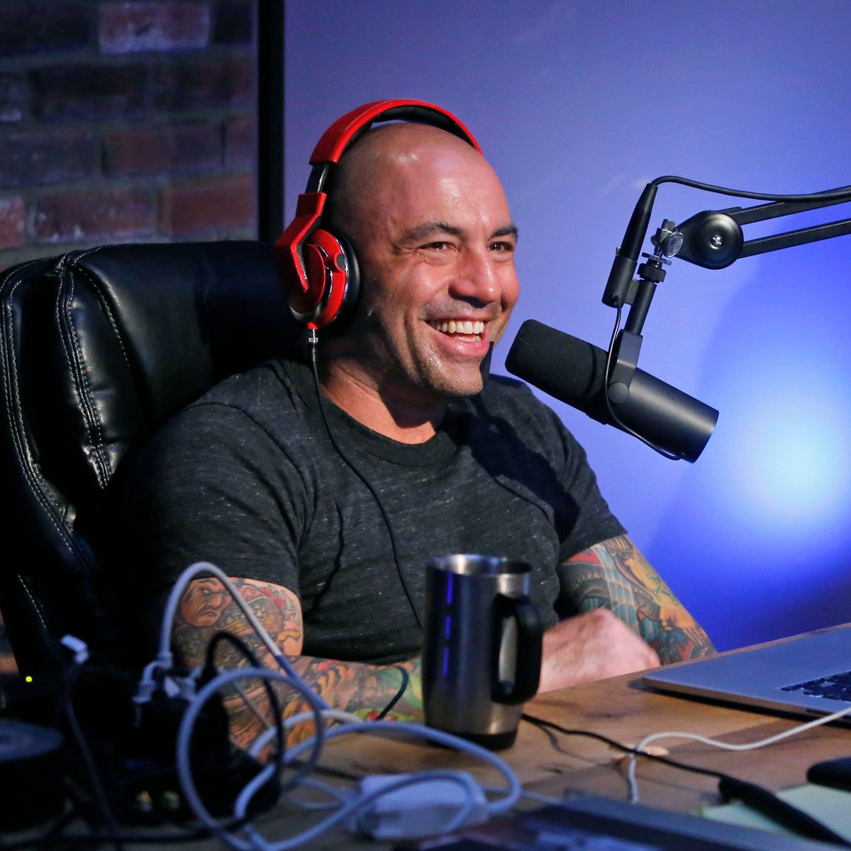 Joe rogan in the set