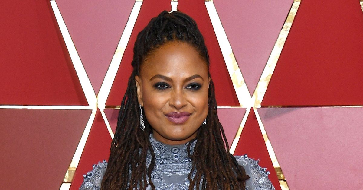 查看 Ava DuVernay 的新電影劇照和幕後照片時間的皺紋