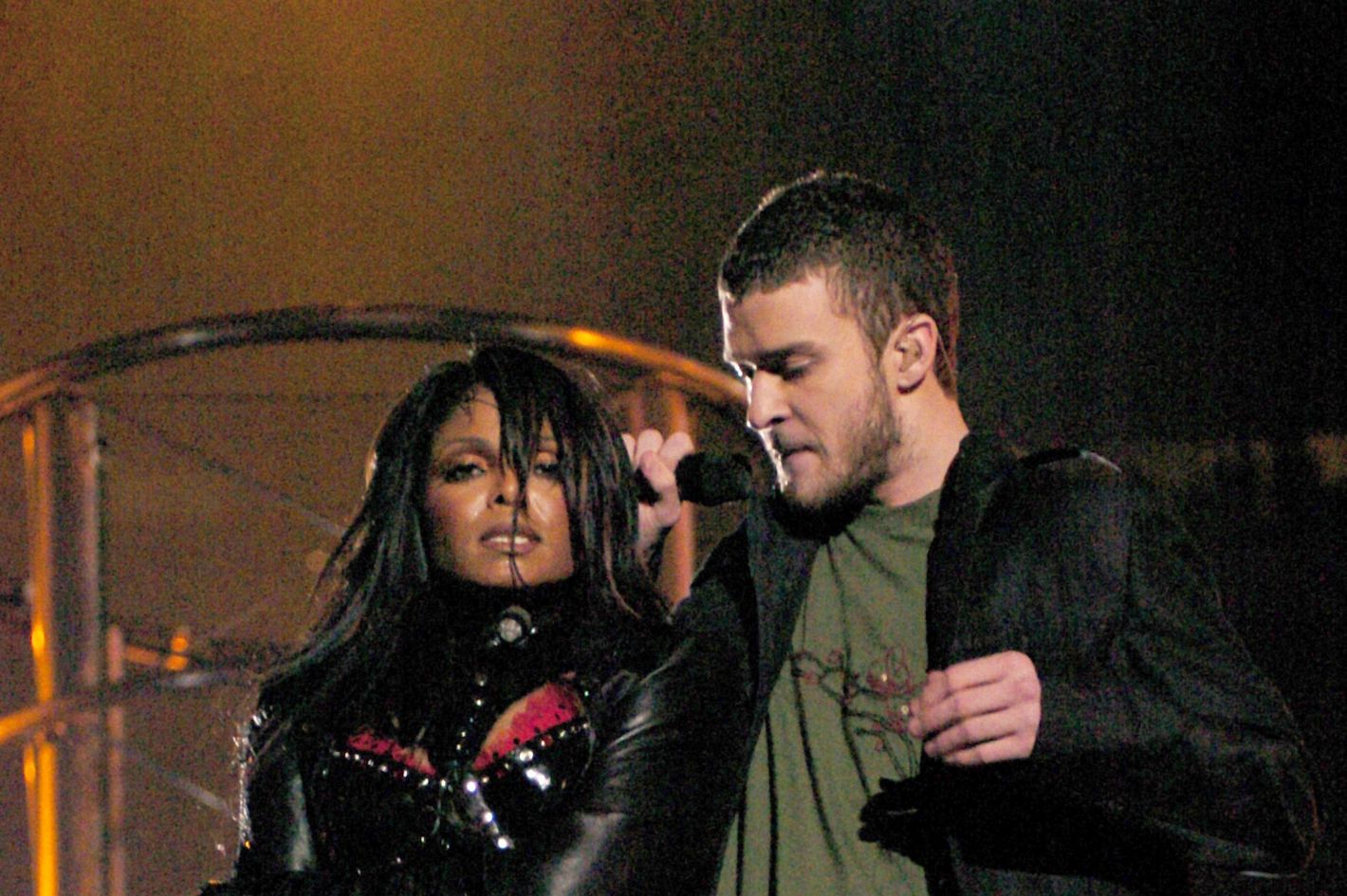 SUPER BOWL 38 (XXXVIII) 2004 HALFTIME SHOW FULL - JANET JACKSON