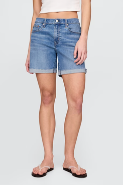 Gap 5” Mid Rise Denim Girlfriend Shorts