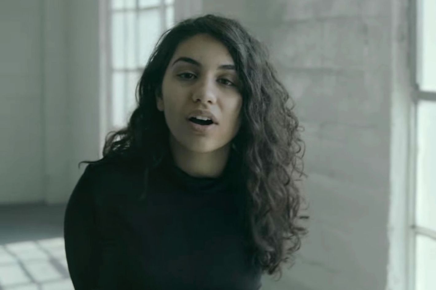 Alessia Cara - Scars To Your Beautiful (Tradução) 