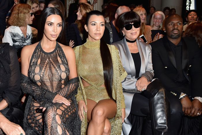 Balmain : Front Row - Paris Fashion Week Womenswear Spring/Summer 2017