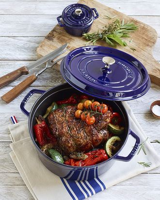 STAUB 26 Round Cocotte Enameled Cast Iron Pan Dutch Oven 5.5 Qt