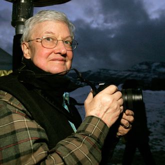 21 Jan 2006, Park City, Utah, USA --- Film critic Roger Ebert stands in the photographers' line at the premiere of 