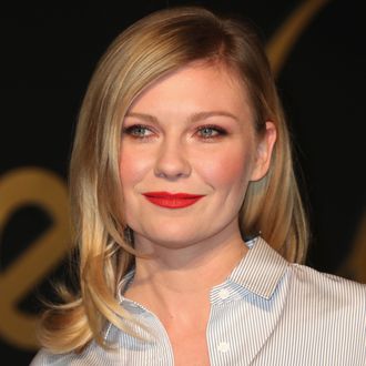 Kirsten Dunst Artfully Shades 'Spider-Man: Homecoming'