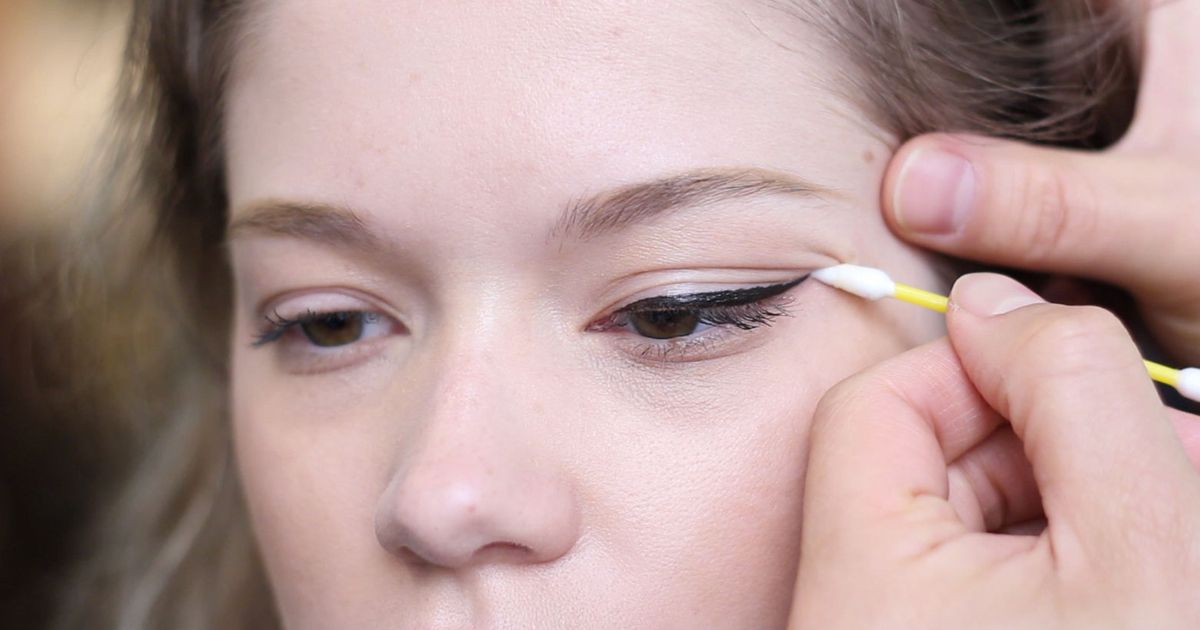 GIF Tutorial: An Understated Liquid Liner Look