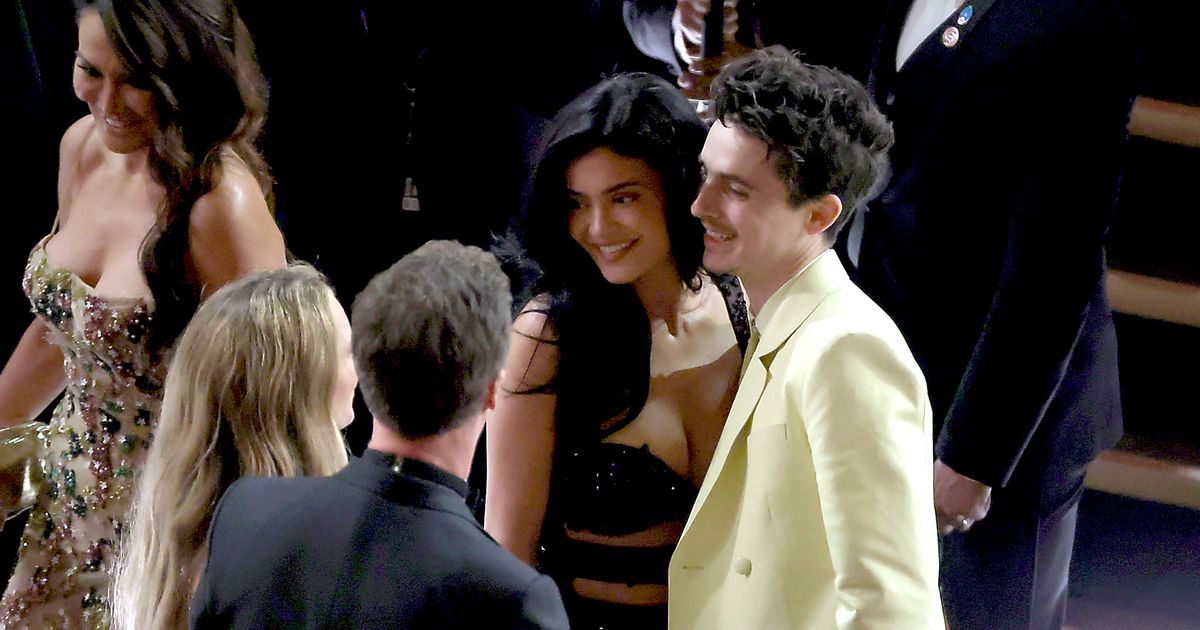 Kylie Jenner Is at the Oscars Tonight (And They’re Already Kissing)