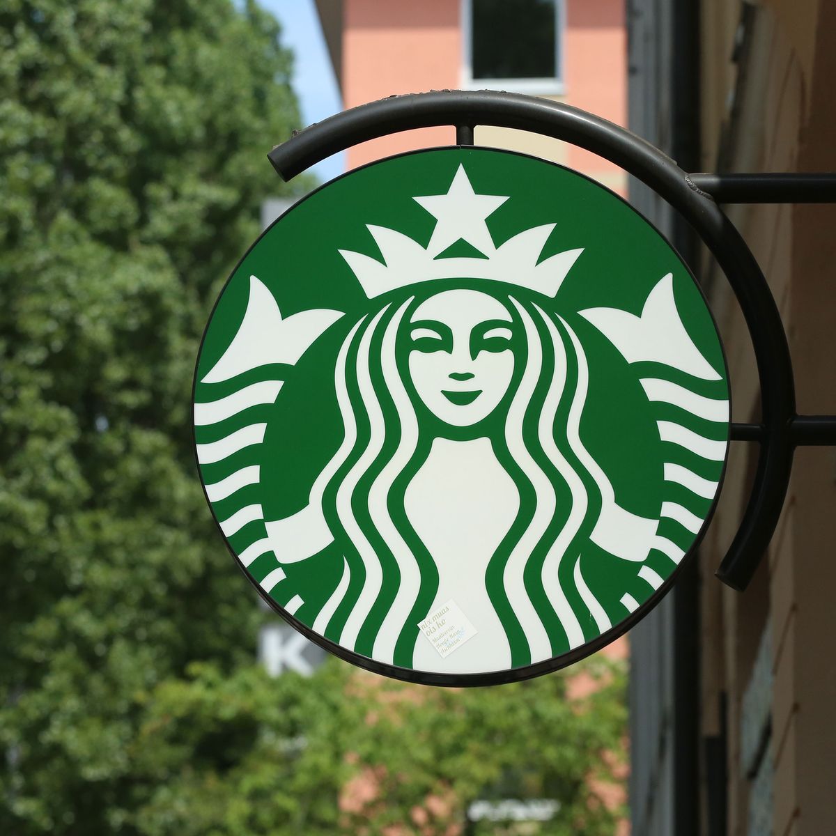 4 Starbucks Employees Review The Racial Bias Training Day