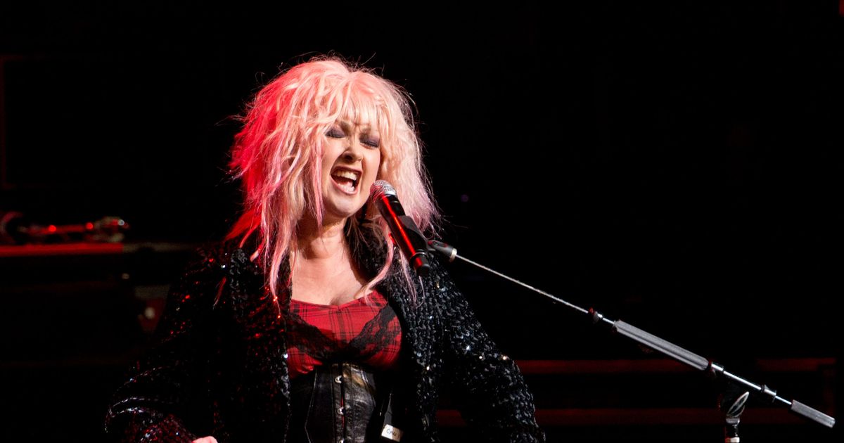 Cyndi Lauperは、HB2の廃止を支援するためにローリーコンサートの利益を寄付しています