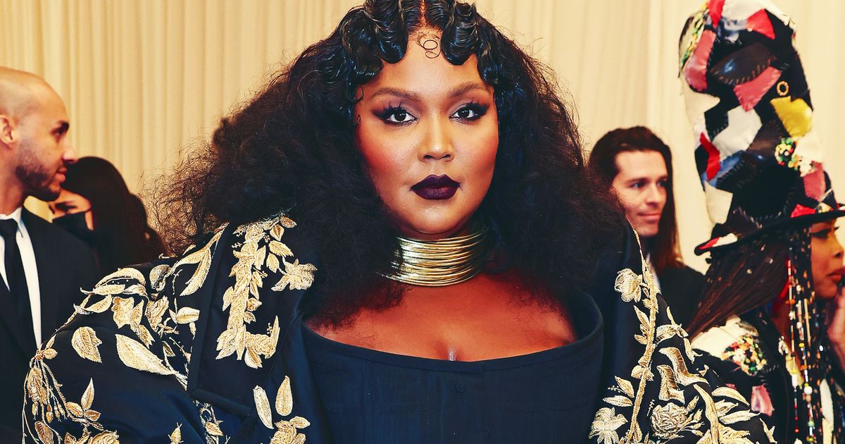 Lizzo Releases a New Version of ‘Grrrls’