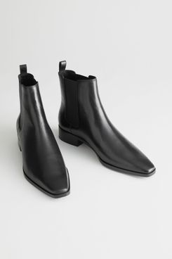 black pointed chelsea boots womens