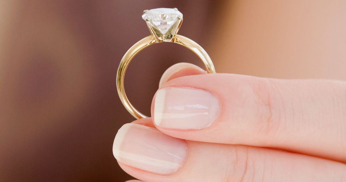 Woman Ordered to Return $40,000 Engagement Ring to Ex-Fiancé