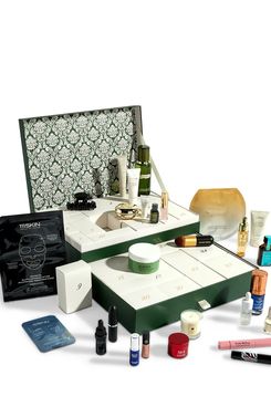 Bloomingdale’s 25 Days of Luxury Beauty Advent Calendar Gift Set