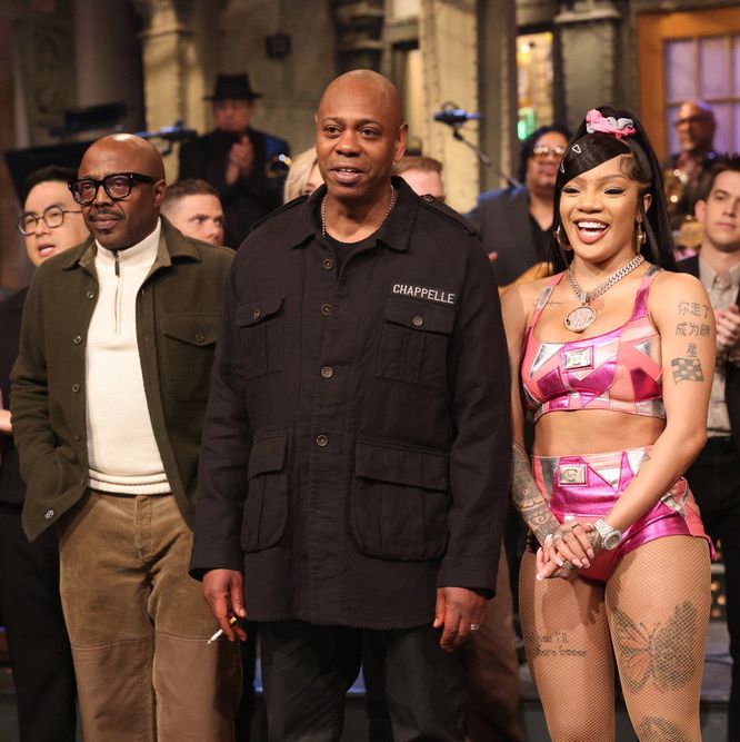 dave chappelle cigarette snl SNL' Recap: Dave Chappelle Welcomes Trump's Second Term