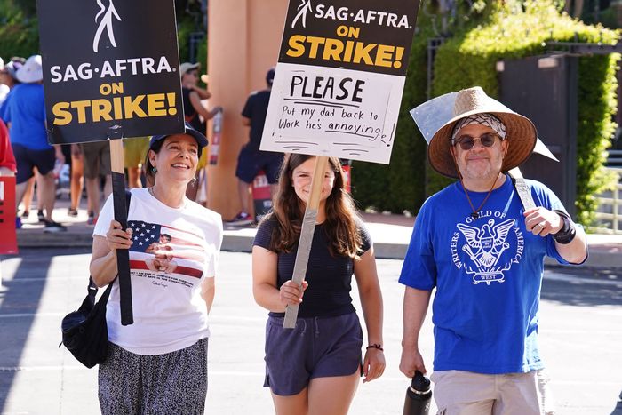 Why is there a writers' strike? Blame the Golden Age of TV - Los