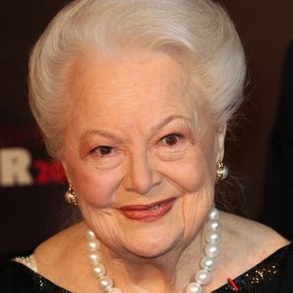 c7f662fad1900073a2f1e93bd257295afc-18-olivia-de-havilland.rsquare.w330.jpg