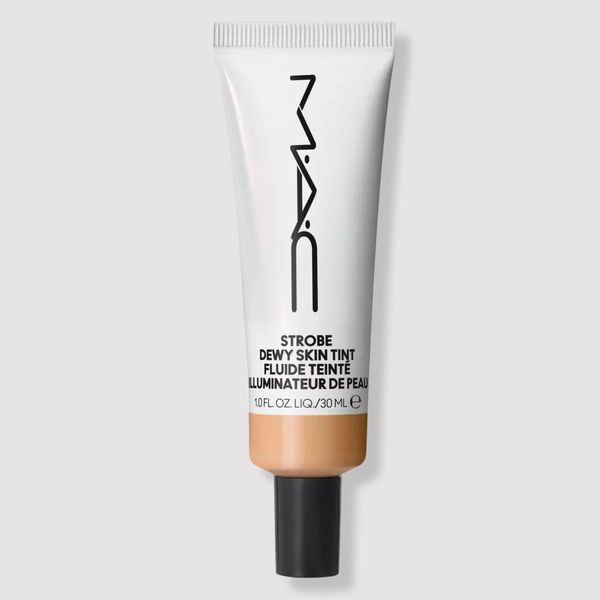 M.A.C Strobe Dewy Skin Tint