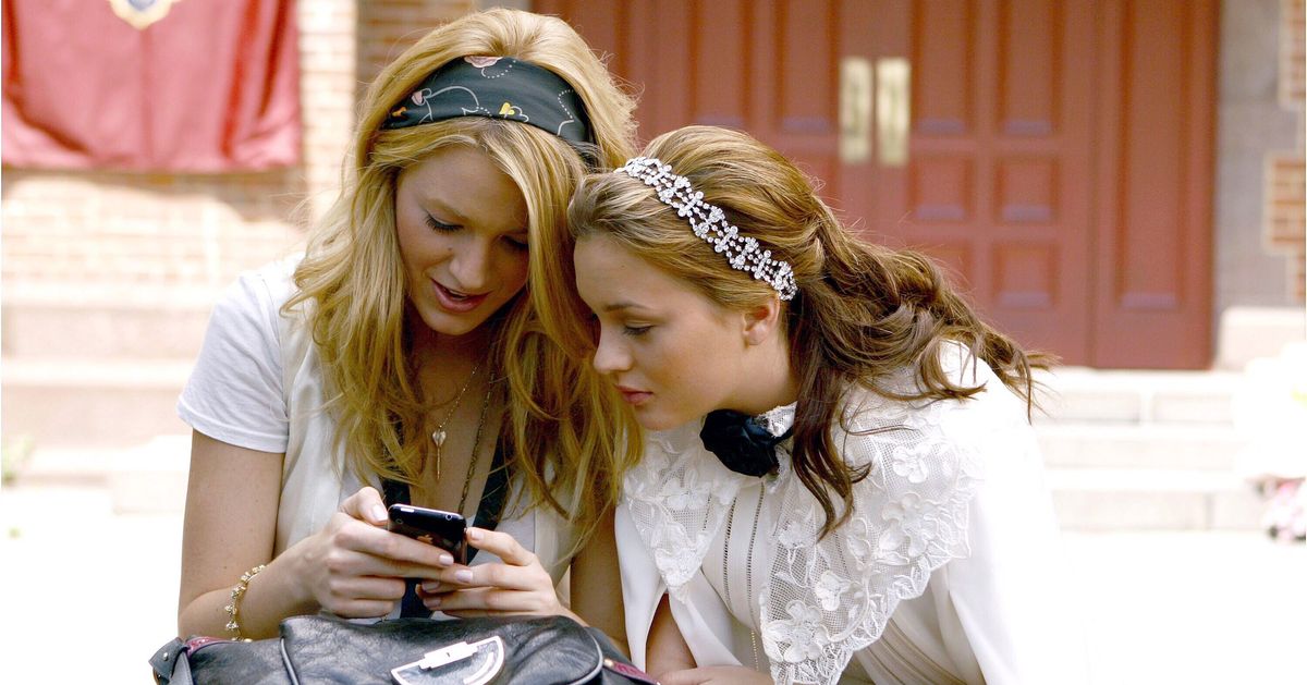 Gossip Girl: Every Text Message That Stalker Sent