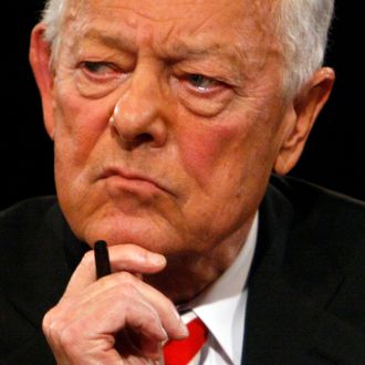 HEMPSTEAD, NY - OCTOBER 15: Debate moderator Bob Schieffer listens during the third presidential debate in the David S. Mack Sports and Exhibition Complex at Hofstra University October 15, 2008 in Hempstead, New York. This is the final debate before voters will go to the polls in the 2008 general election on November 4. (Photo by Charles Dharapak-Pool/Getty Images) *** Local Caption *** Bob Schieffer