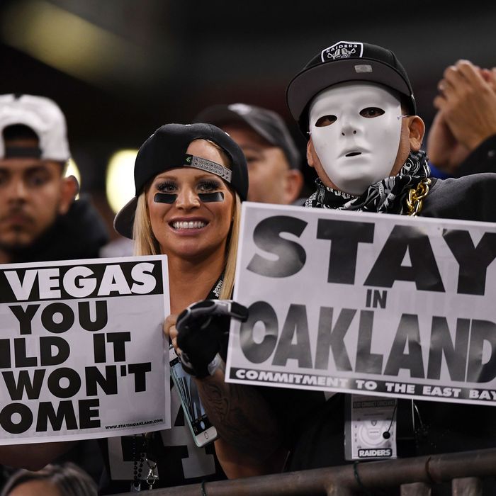 Why did the Raiders move to Las Vegas? Explaining franchise's 2020 shift  from Oakland to Sin City