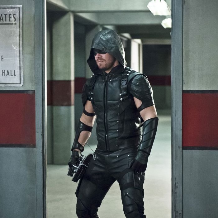 Arrow Cw Suit