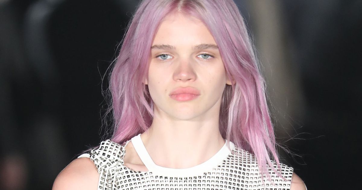 Alexander Wang Kate Moss Pink Hair Spring 2018 Runway Beauty