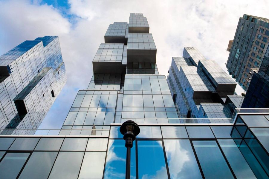 The Serial Dine-and-Dasher Owes Eliot Spitzer $40,000 in Back Rent