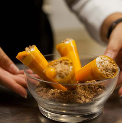 棉花糖在甜果锥中。