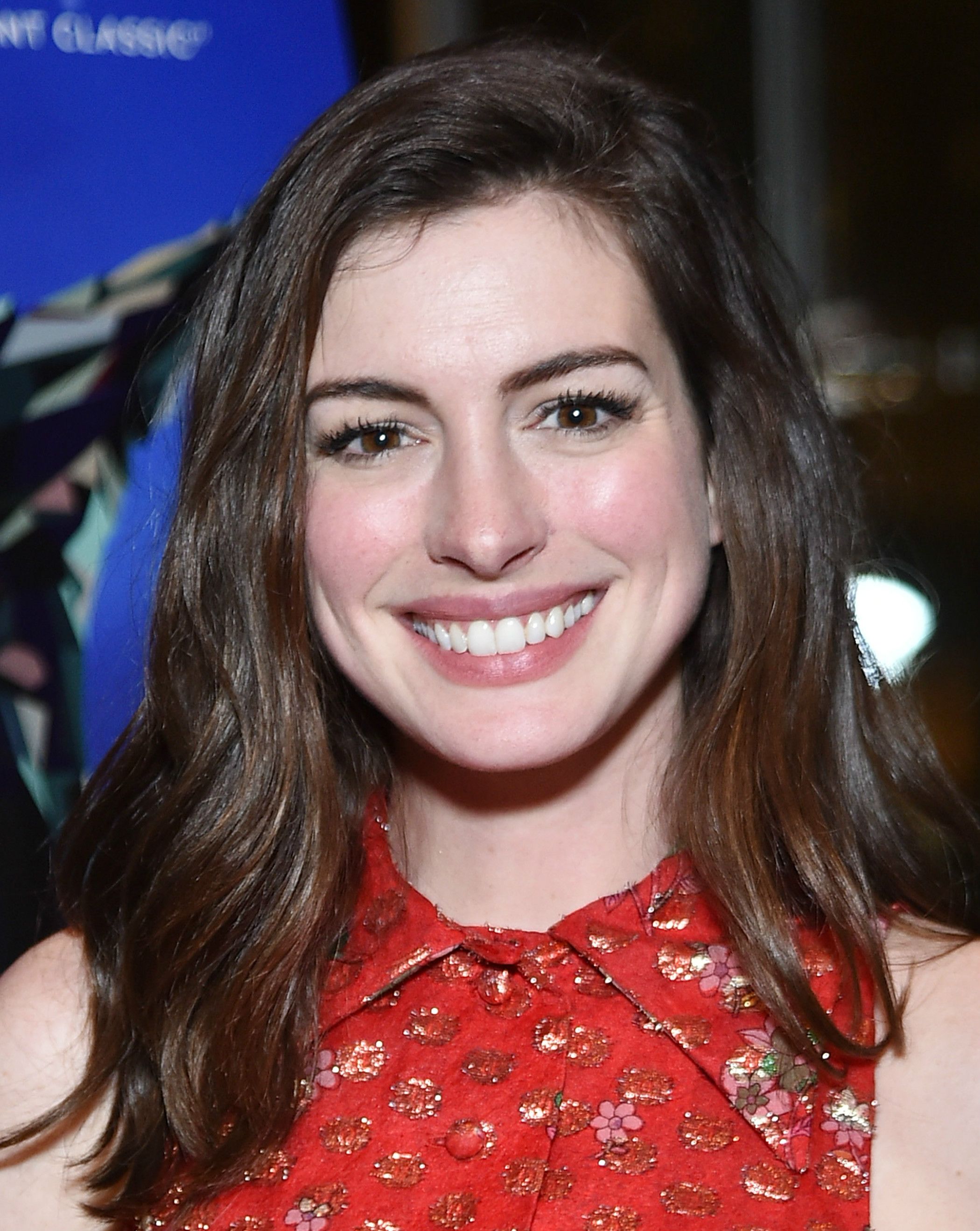 Anne Hathaway : Anne Hathaway Is Still Traumatized From Co Hosting The ...