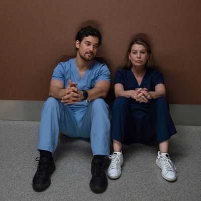 Watch online grey's anatomy season 15 episode on sale 9