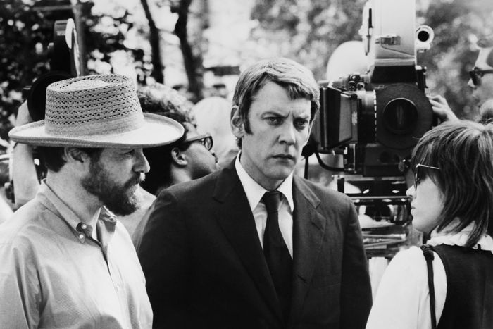On the set of Klute, with director Alan J. Pakula and Jane Fonda.