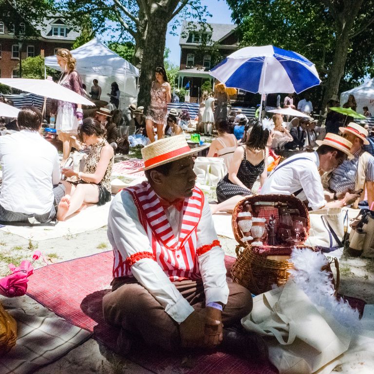 Street Style: Welcome to the Roaring 20s