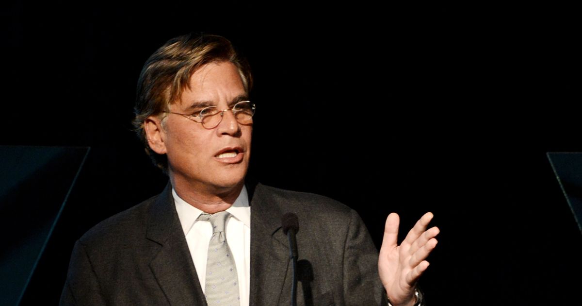 亞倫索金 (Aaron Sorkin) 喜歡淋浴、運動褲