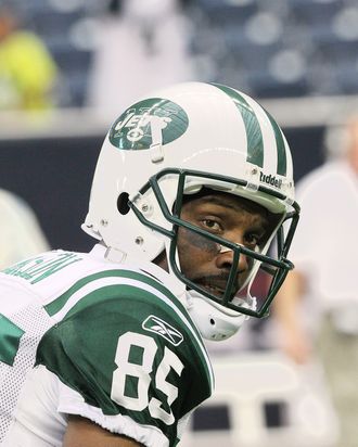 HOUSTON, TX - AUGUST 15: Wide Receiver Derrick Mason #85 of the New York Jets checks the call at the line against the Houston Texans when the Texans host the Jets at Reliant Stadium on August 15, 2011 in Houston, Texas.Texans beat the Jets, 20-16, in the preseason opener. (Photo by Al Pereira/New York Jets/Getty Images)