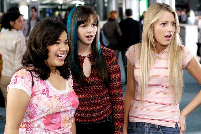 THE SISTERHOOD OF THE TRAVELING PANTS, America Ferrera, Amber Tamblyn, Blake Lively, 2005, (c) Warne