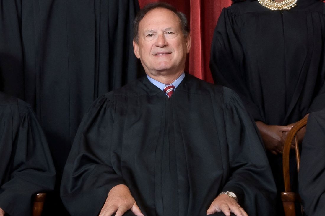 Justice Alito’s Royalist Cosplay