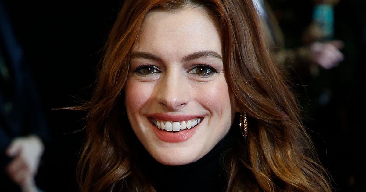 アン・ハサウェイはグランドハイウィッチに昇ります魔女リメイク
