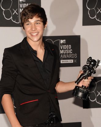 Austin Mahone attends the 2013 MTV Video Music Awards at the Barclays Center on August 25, 2013 in the Brooklyn borough of New York City. 