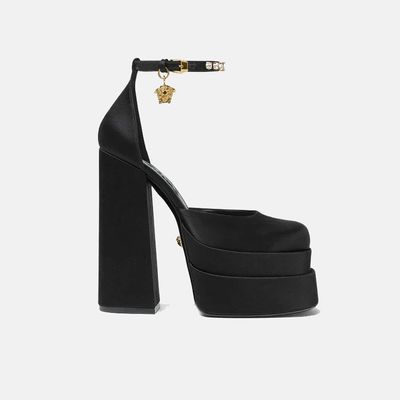 Safety Pin Slingback Pumps Black | VERSACE IN