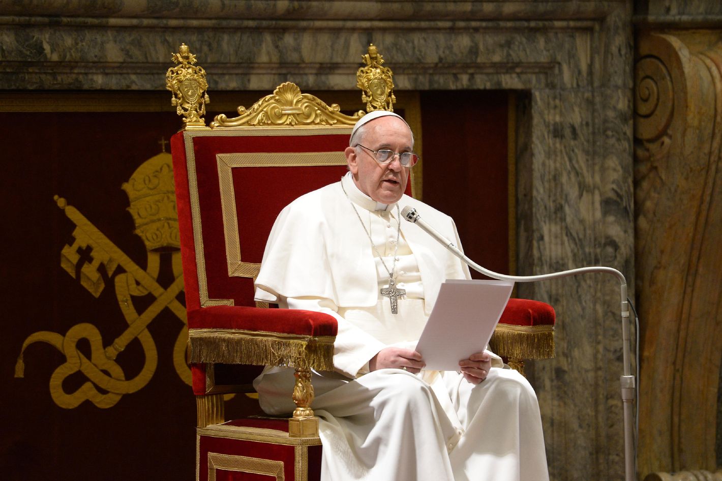 Midler Tilbagetrækning tjenestemænd New Pope Not Wearing His Red Shoes, Yet