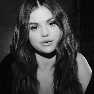 Selena Gomez Lose You to Love Me Gets First Billboard No. 1