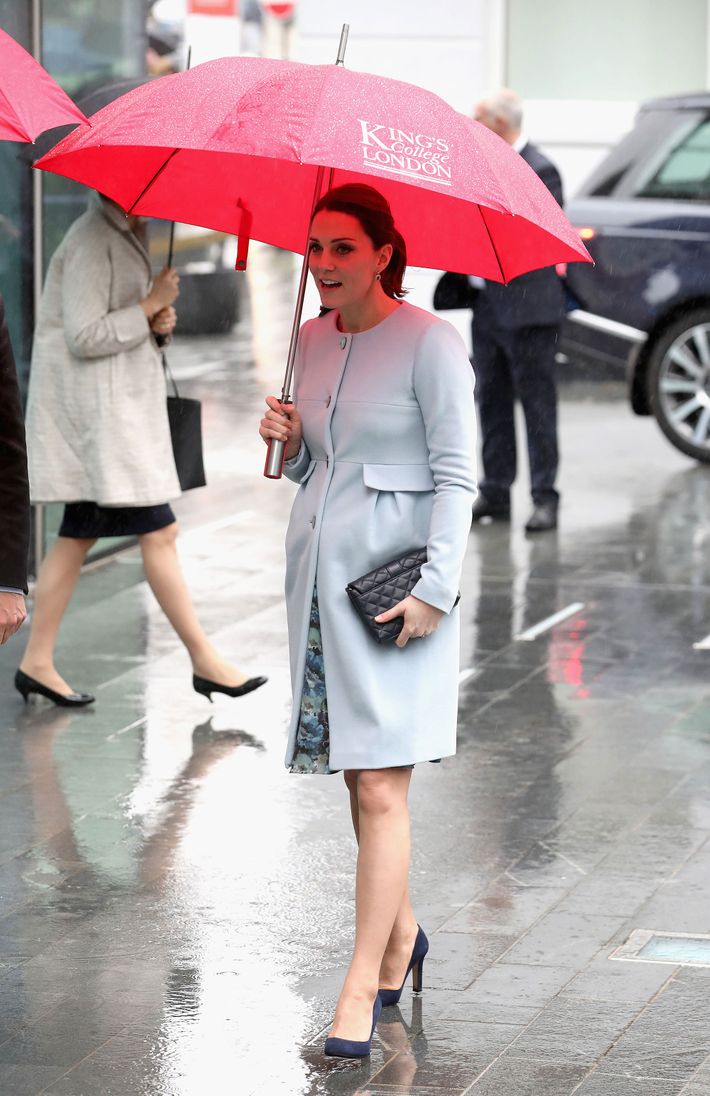 Kate Middleton's maternity clothes—her style during pregnancy