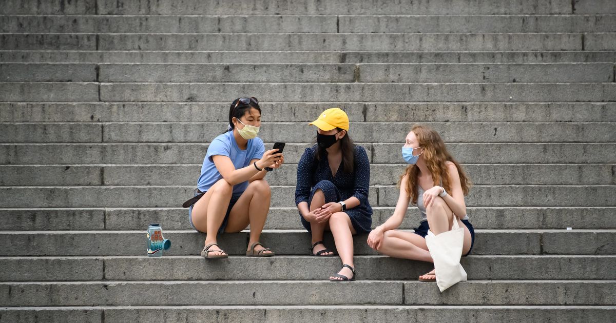 Friends Are Discussing COVID19 Rules Before Hanging Out