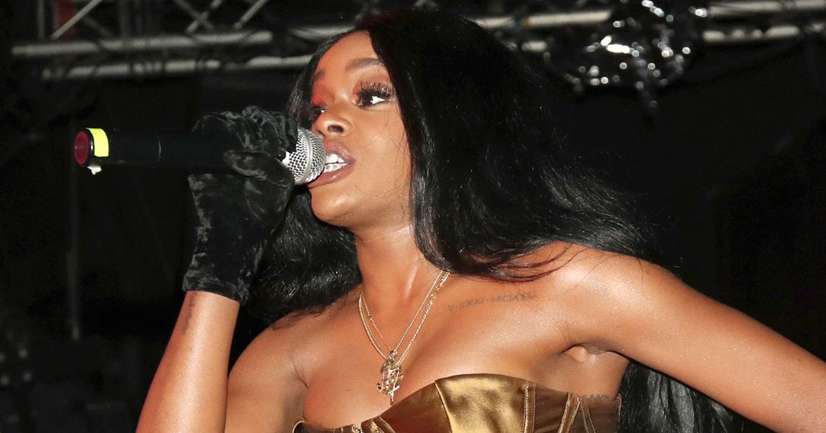 Azealia Banks Decides to Apologize to Nicki Minaj Via DM