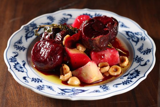 A dish of beets and apples.