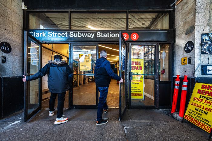 What Happens to Subway Businesses When a Station Closes?