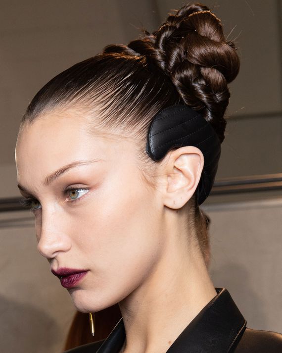 Fendi Fall 2020 Beauty: A Fun, New Way to Wear a Headband