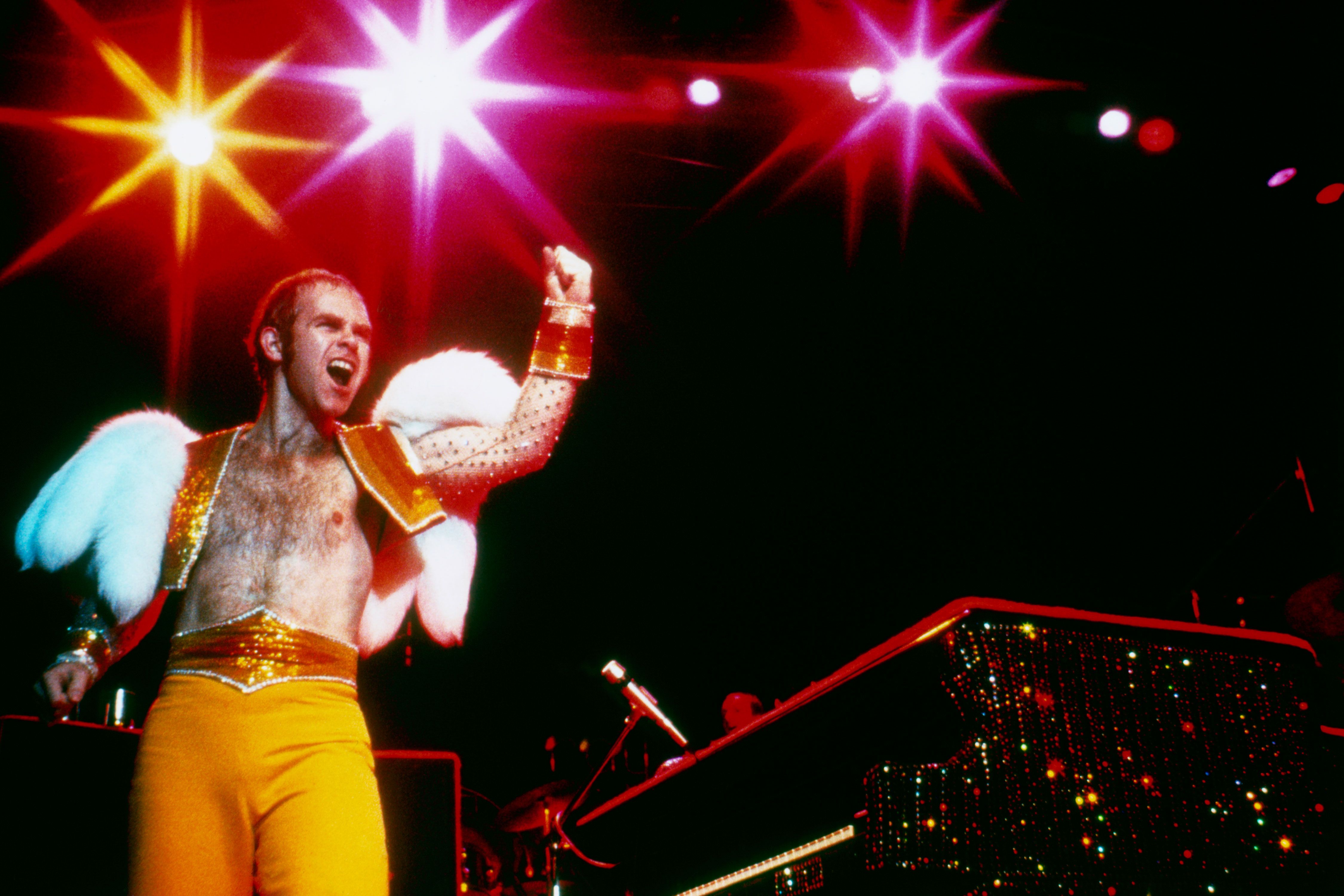 62 Best Freddie Mercury Quotes & Queen Song Lyrics Of All Time