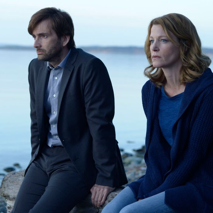 GRACEPOINT: Detectives Ellie Miller (Anna Gunn, R) and Emmett Carver (David Tennant, L) discuss the murder of Danny Solano in the