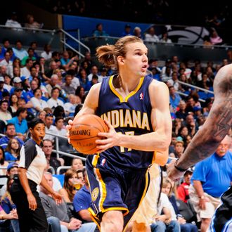 Louis Amundson #17 of the Indiana Pacers drives to the basket against the Orlando Magic in Game Four of the Eastern Conference Quarterfinals during the 2012 NBA Playoffs on May 5, 2012 at Amway Center in Orlando, Florida. 